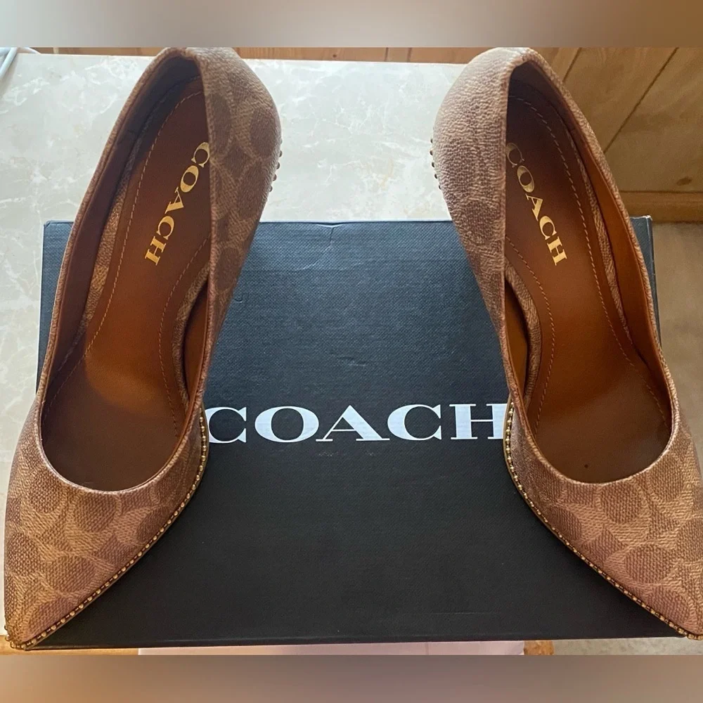 1BS: COACH Waverly Pump w/Beaded Trim w/Full Inclusion, EUC